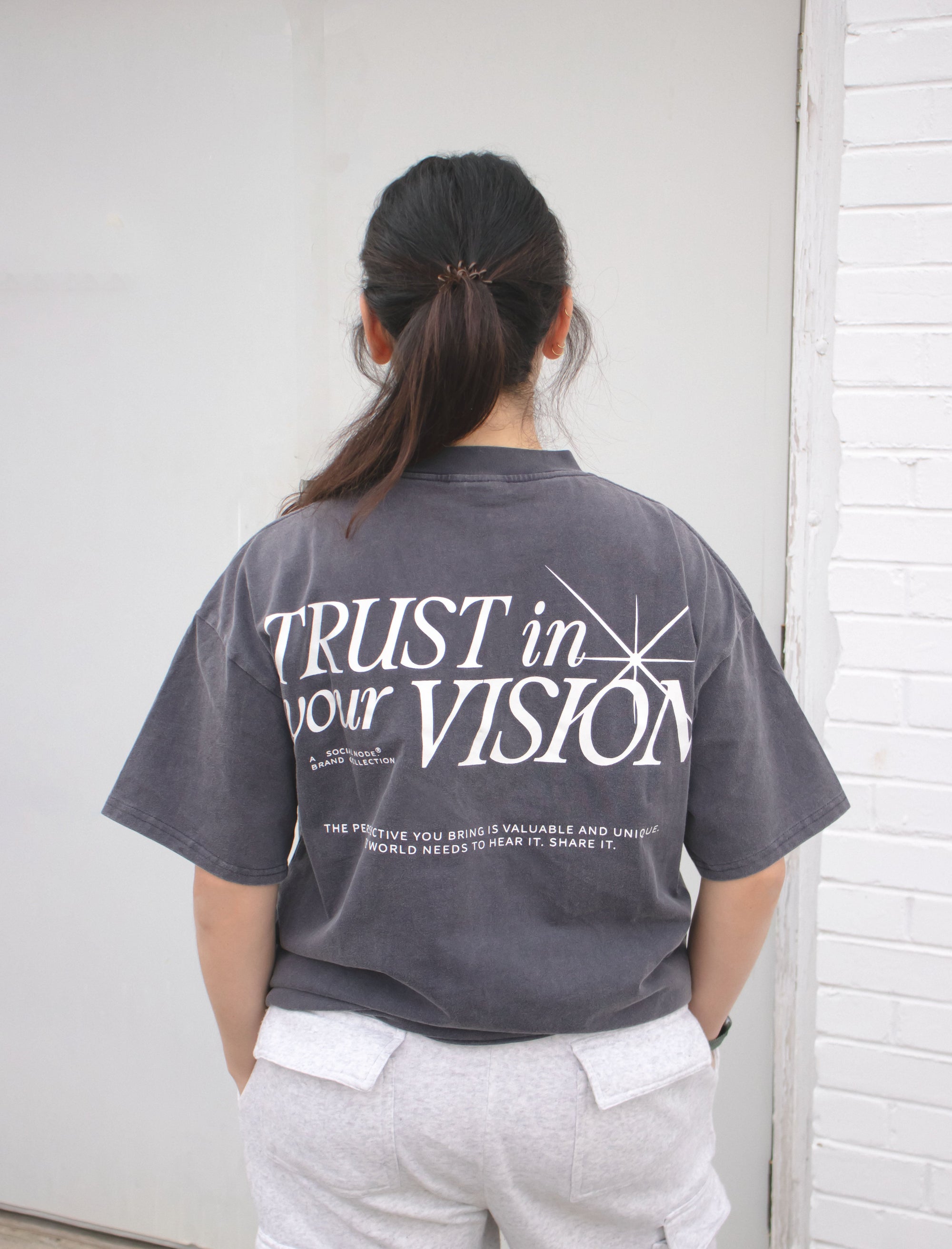 TRUST IN YOUR VISION. CHARCOAL GREY